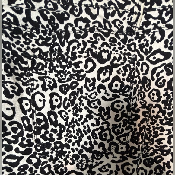 ANN TAYLOR | ladies modern fit animal print pants. Size: 14 - Picture 8 of 14